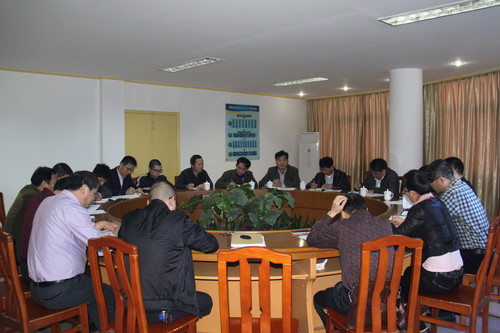 鄒小珍：省機(jī)電控股公司到我司開展八項(xiàng)規(guī)定檢查 1[3].jpg