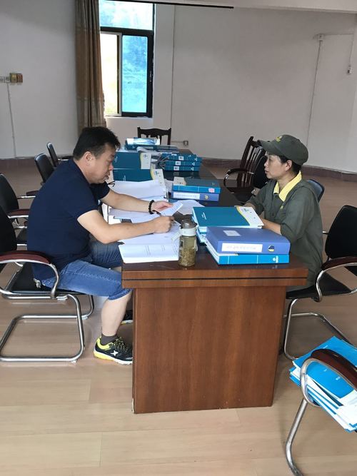 朱桂霞：永安分公司組織開展安全生產(chǎn)標(biāo)準(zhǔn)化內(nèi)部考評(píng)工作1.jpg