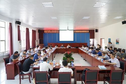 海峽科化龍巖分公司“SGR-FL型乳化炸藥生產(chǎn)系統(tǒng)”順利通過國家工信部科技成果鑒定。圖為鑒定會現(xiàn)場。鄧義楨攝.jpg