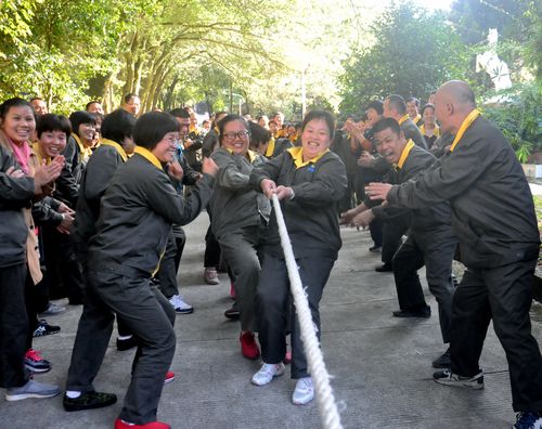 陳宏金：永春分公司開展迎新年拔河比賽。2[2].jpg