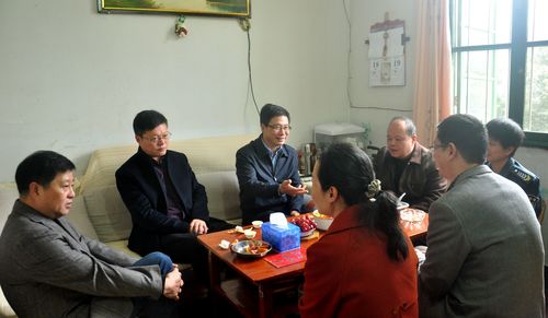 陳宏金：陳斌副總一行到永春分公司慰問(wèn)困難職工。.jpg
