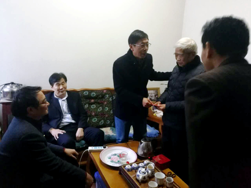 鄭若男：上級(jí)領(lǐng)導(dǎo)走訪慰問(wèn)永安分公司離退休職工.jpg