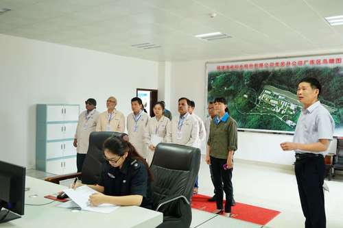 葉莉：巴基斯坦軍工企業(yè)WAH NOBEL GROUP 集團(tuán)考察團(tuán)一行到海峽科化龍巖分公司調(diào)研考察1.jpg
