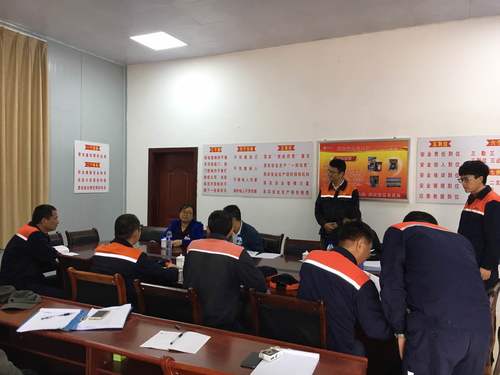 林敏杭-龍巖市經(jīng)信委對富興建設(shè)上杭分公司進行“雙隨機一公開”安全生產(chǎn)監(jiān)管執(zhí)法檢查2.jpg