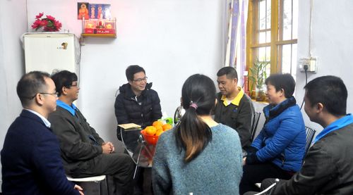 陳宏金：機(jī)電 控股公司陳斌副總到永春分公司慰問(wèn)困難職工。 2 (1).jpg