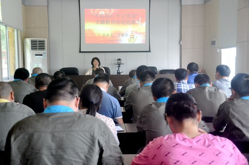 于欽華上黨課。[2].jpg