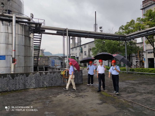 永安雙華公司施皞�?�?6日省機控開展危險化學品專項檢查現場_調整大小.JPG