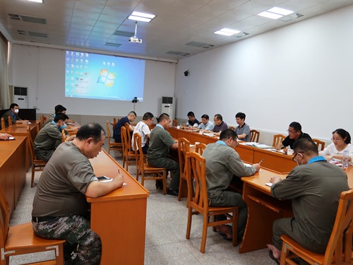 鄧秋花：安全檢查會議現(xiàn)場.JPG