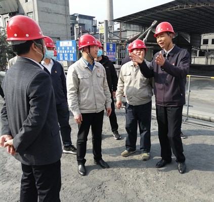 永安雙華公司鄧焱珍：三明市政協(xié)副主席、永安市委書(shū)記蔣先東到永安雙華公司開(kāi)2.7(改）.jpg