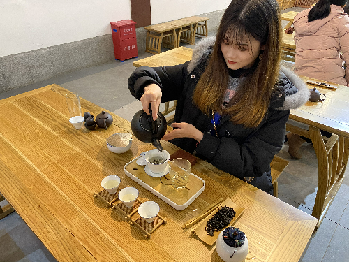 烽林連珂瑩：烽林分公司團員青年參加“青心茶�?品味國學”青年茶藝培�?.png