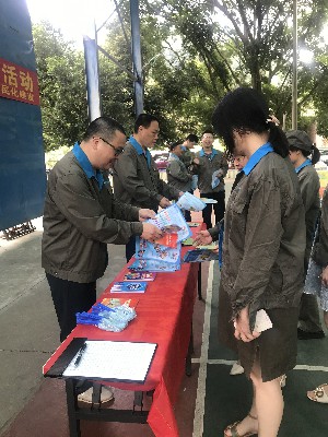 民化建設(shè)、閩能銷售聯(lián)合開展“安全月”宣傳咨詢活�?~1.jpg