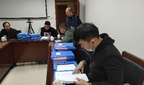 ?？剖∶?#65533;?劉敏 福州市工業(yè)和信息化局、應(yīng)急管理局等聯(lián)合檢查組到省民爆公司開展民爆物品“一體化”監(jiān)管和反恐維穩(wěn)“雙隨機(jī)”檢查~1.jpg
