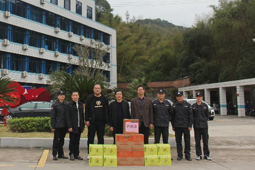 市應(yīng)急局慰問(wèn) (1)~1.jpg