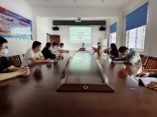福安分公司胡廷淦：圖為福安分公司青年職工參加座談會(huì)~1.jpg