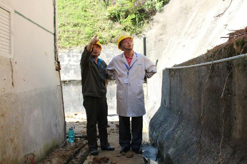 海峽科化永安分公司荊東杰：海峽科化公司黨委副書記、總經理顏建議一行到海峽科化永安分公司調研指導�?.13”汛期災后自救及復工復產工作照片~1.jpg