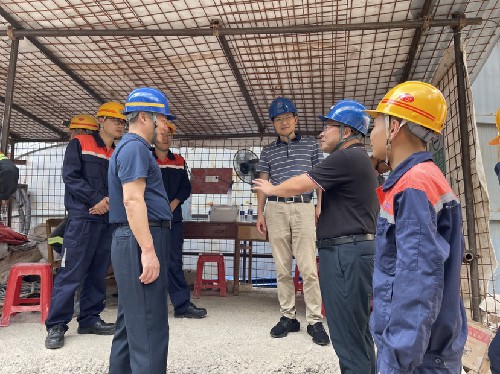 富興建設(shè)公司 林敏�?省機(jī)電控股公司黨委委員、副總經(jīng)理吳大文到上杭分公司開展工作調(diào)研~1.jpg