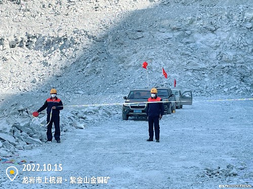 富興建設(shè)公司+林敏�?富興建設(shè)上杭分公司開(kāi)展露采民爆物品反恐防盜搶現(xiàn)場(chǎng)處置方案演練~1.jpg