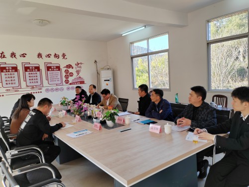 格式工廠海峽科化公司黨委書(shū)記、董事長(zhǎng)吳彩洪到福安市城陽(yáng)鎮(zhèn)仙嶺村調(diào)研鄉(xiāng)村振興工作并慰問(wèn)駐村干部4.jpg